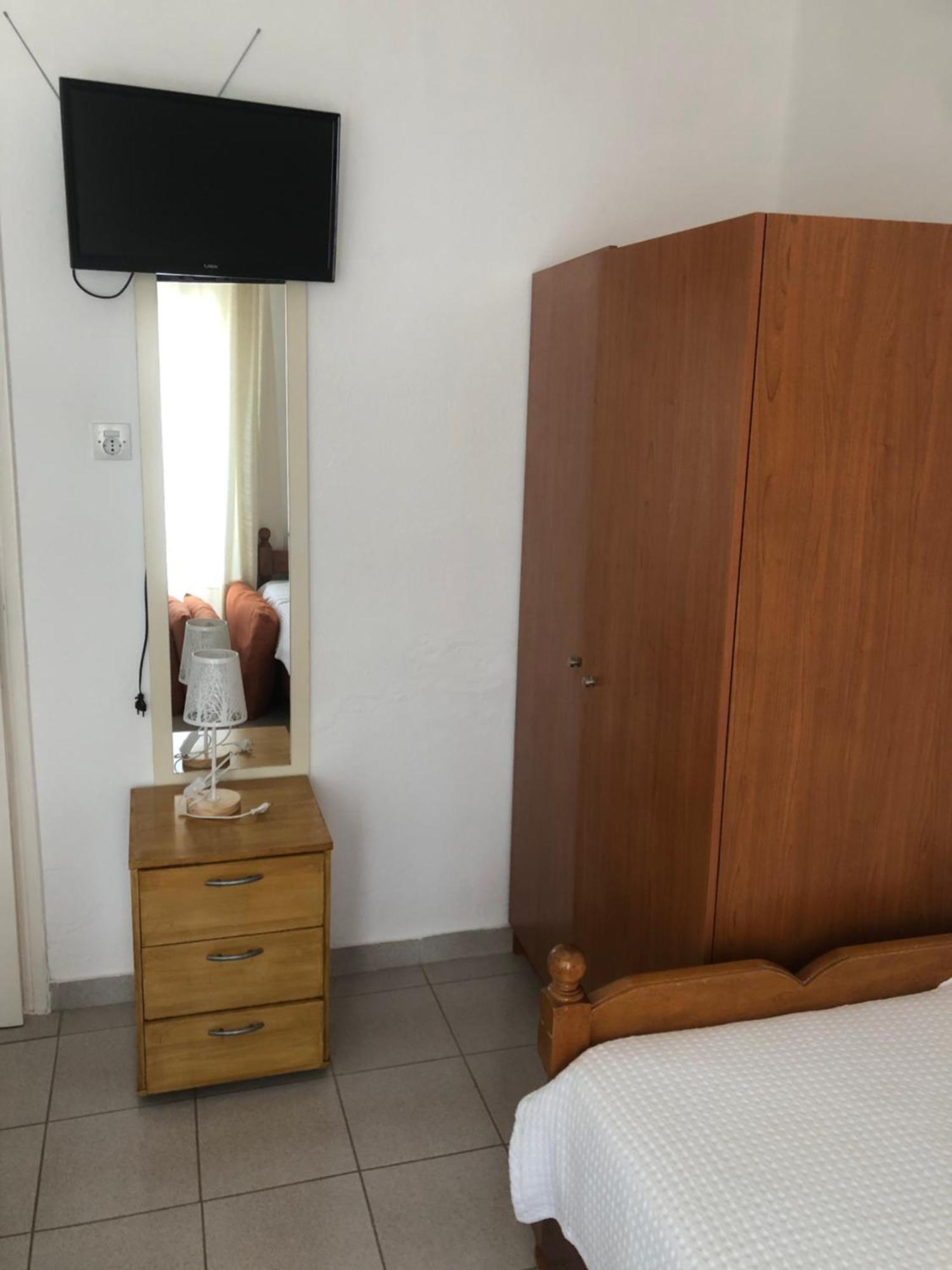 Nikos Rooms Nea Peramos  Luaran gambar