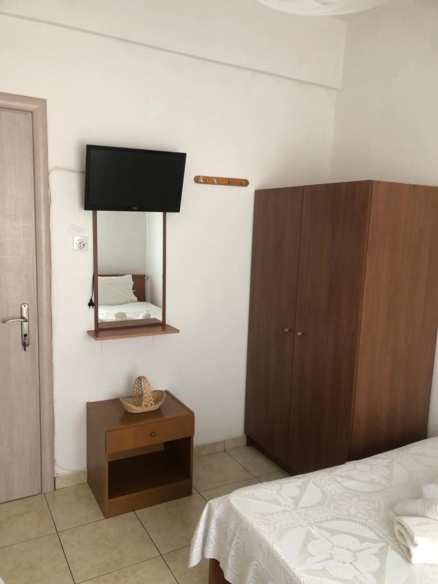 Nikos Rooms Nea Peramos  Luaran gambar